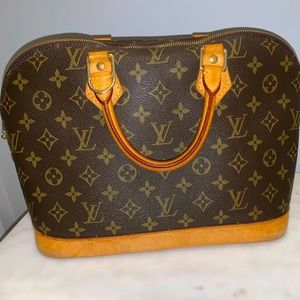 SOLD❌❌Authentic Vintage Louis Vuitton Alma PM